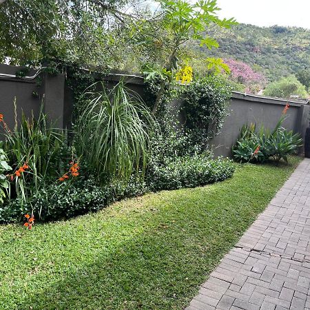 Toro Guest House Rustenburg Ngoại thất bức ảnh