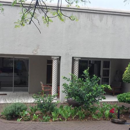 Toro Guest House Rustenburg Ngoại thất bức ảnh