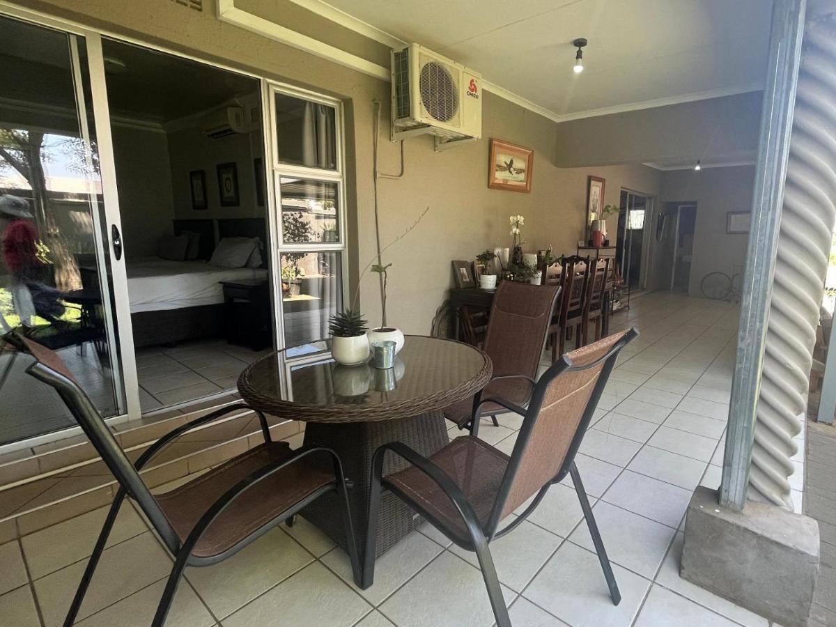 Toro Guest House Rustenburg Ngoại thất bức ảnh