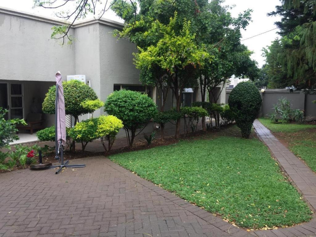 Toro Guest House Rustenburg Ngoại thất bức ảnh