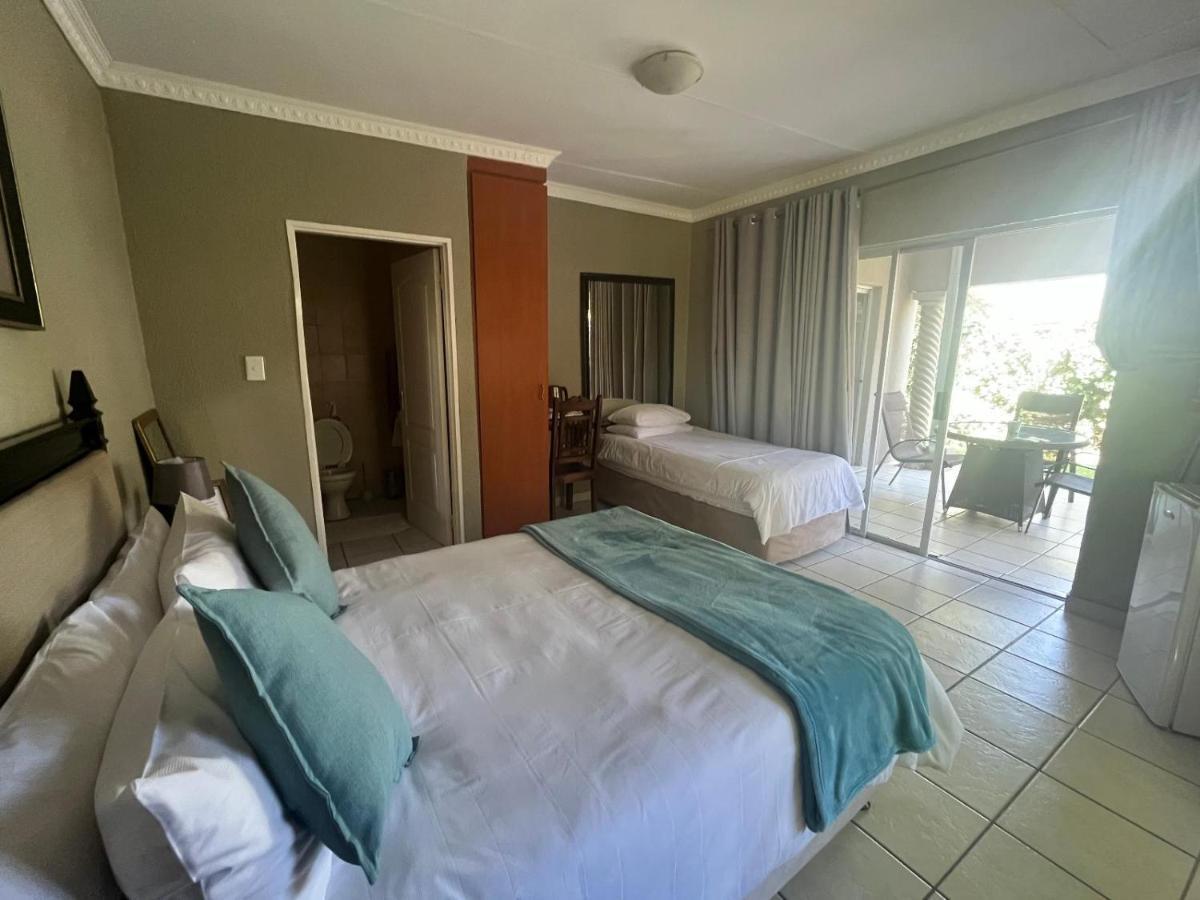 Toro Guest House Rustenburg Ngoại thất bức ảnh