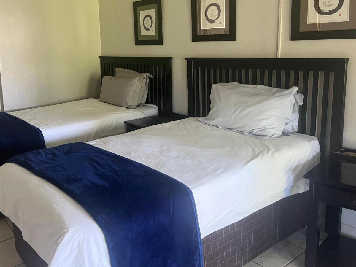 Toro Guest House Rustenburg Ngoại thất bức ảnh