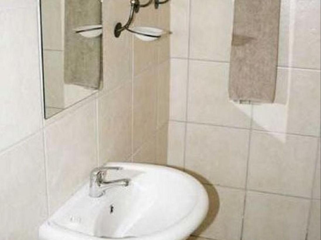 Toro Guest House Rustenburg Ngoại thất bức ảnh