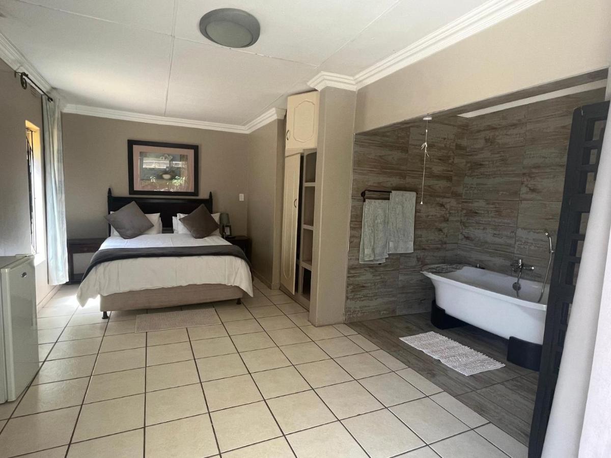 Toro Guest House Rustenburg Ngoại thất bức ảnh