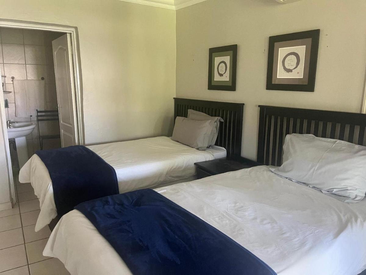 Toro Guest House Rustenburg Ngoại thất bức ảnh