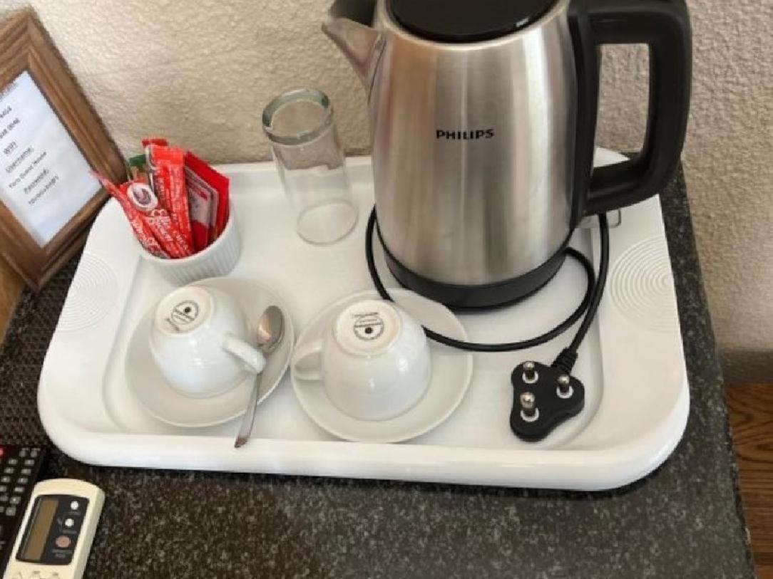 Toro Guest House Rustenburg Ngoại thất bức ảnh