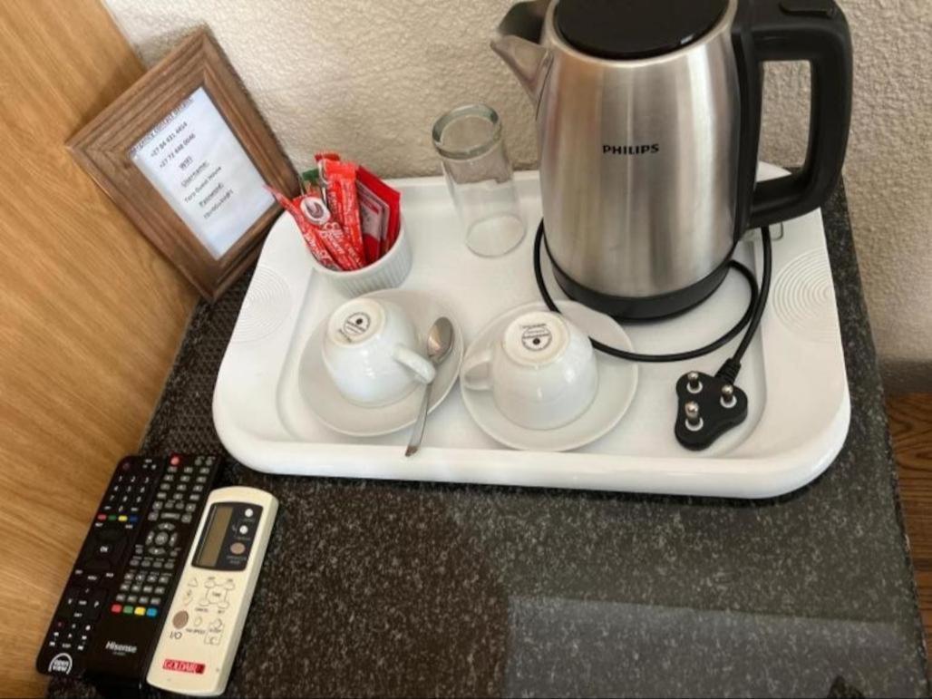 Toro Guest House Rustenburg Ngoại thất bức ảnh