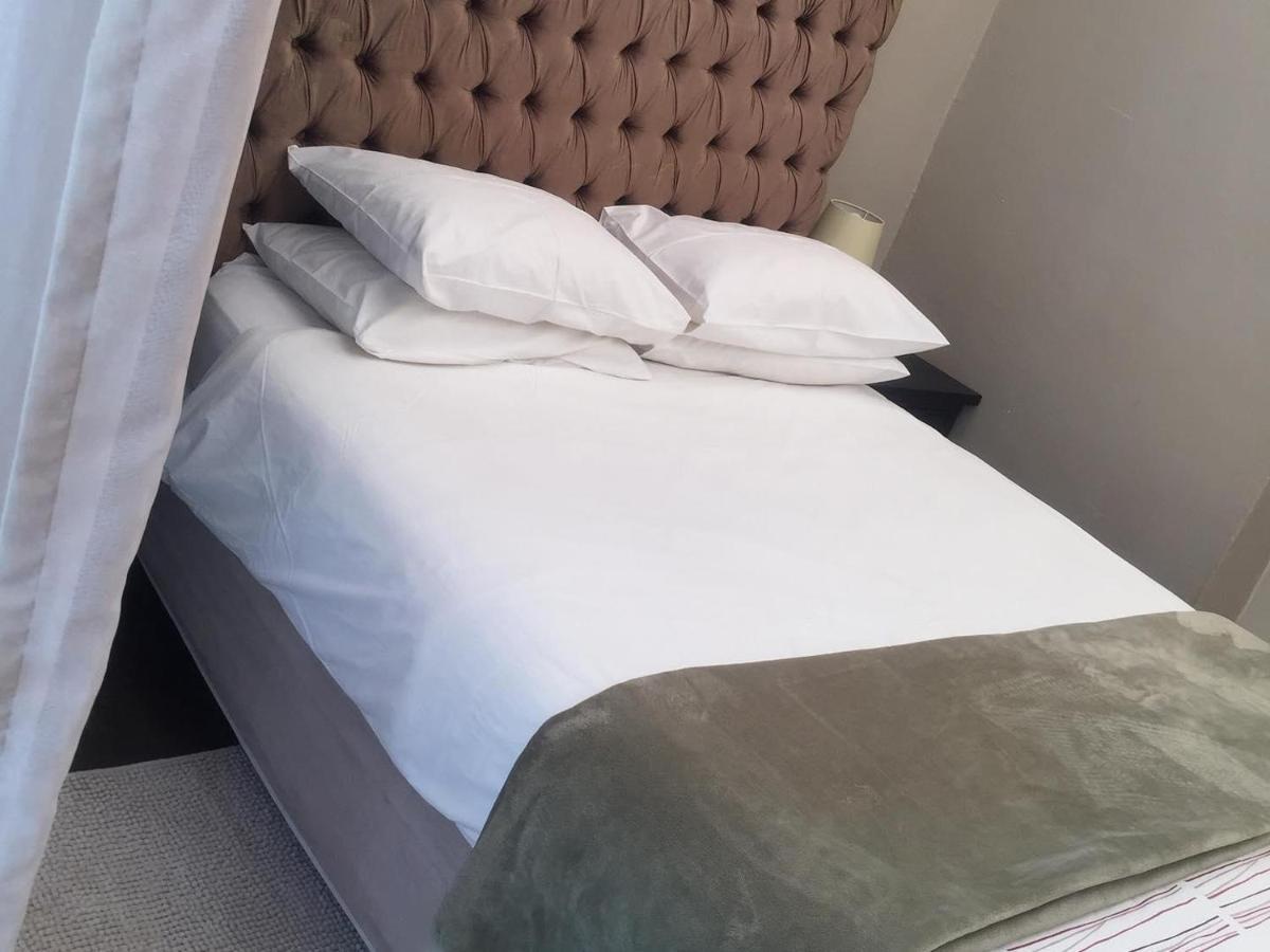 Toro Guest House Rustenburg Ngoại thất bức ảnh